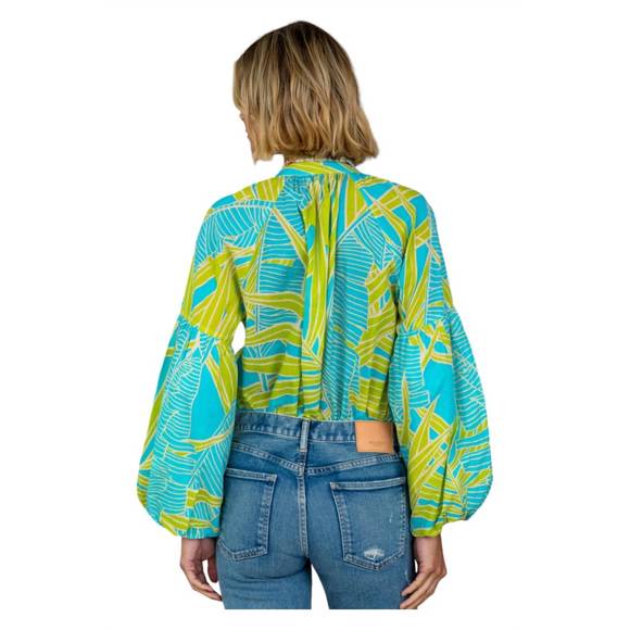 NEW OLIVIA JAMES THE LABEL emory top in breeze - Picture 2 of 2